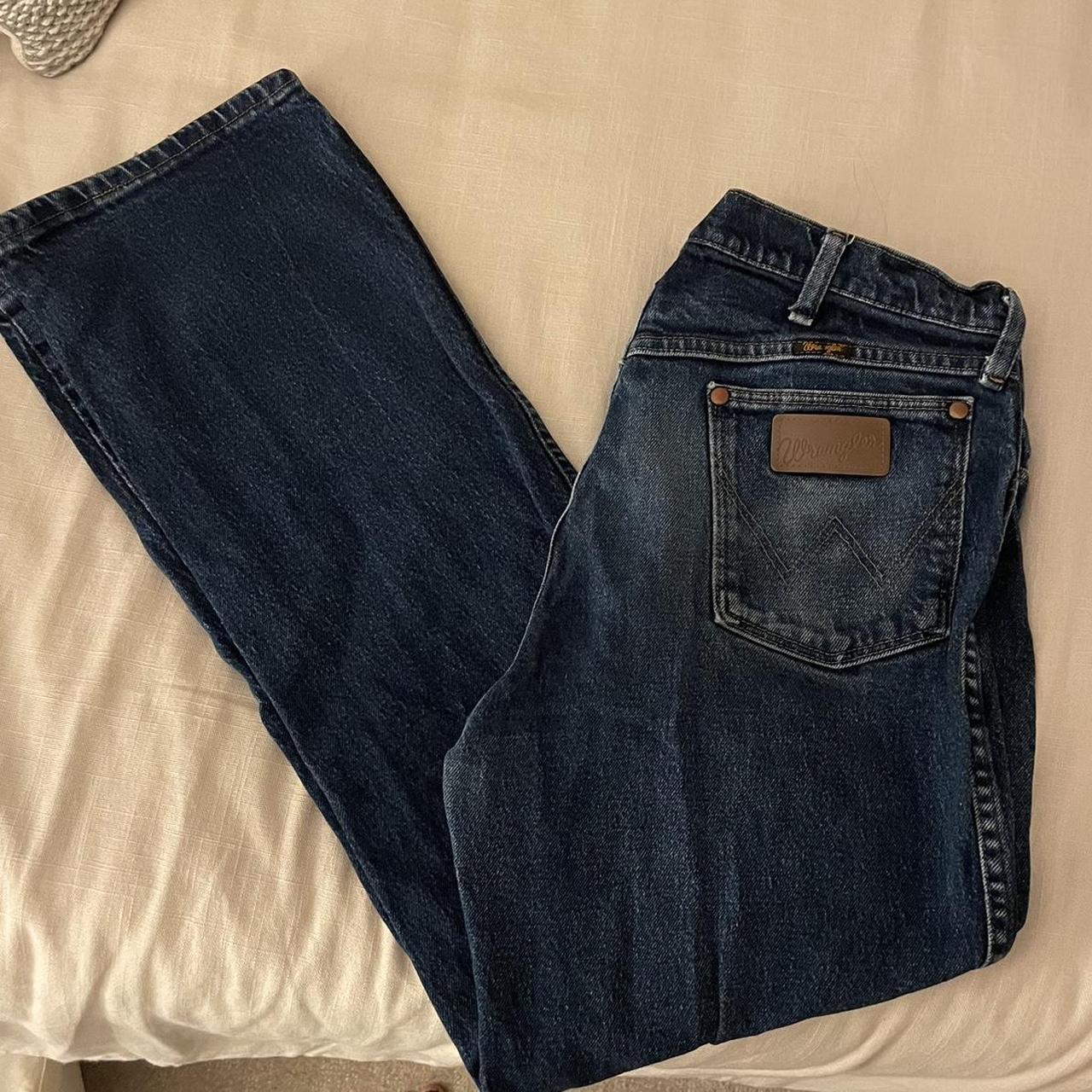 Vintage thrifted wrangler jeans! Very flattering and... - Depop
