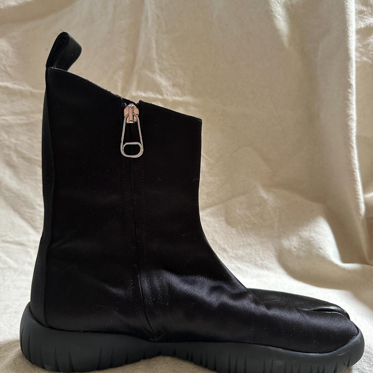 Size 37 Maison Margiela tabi scuba boots in black