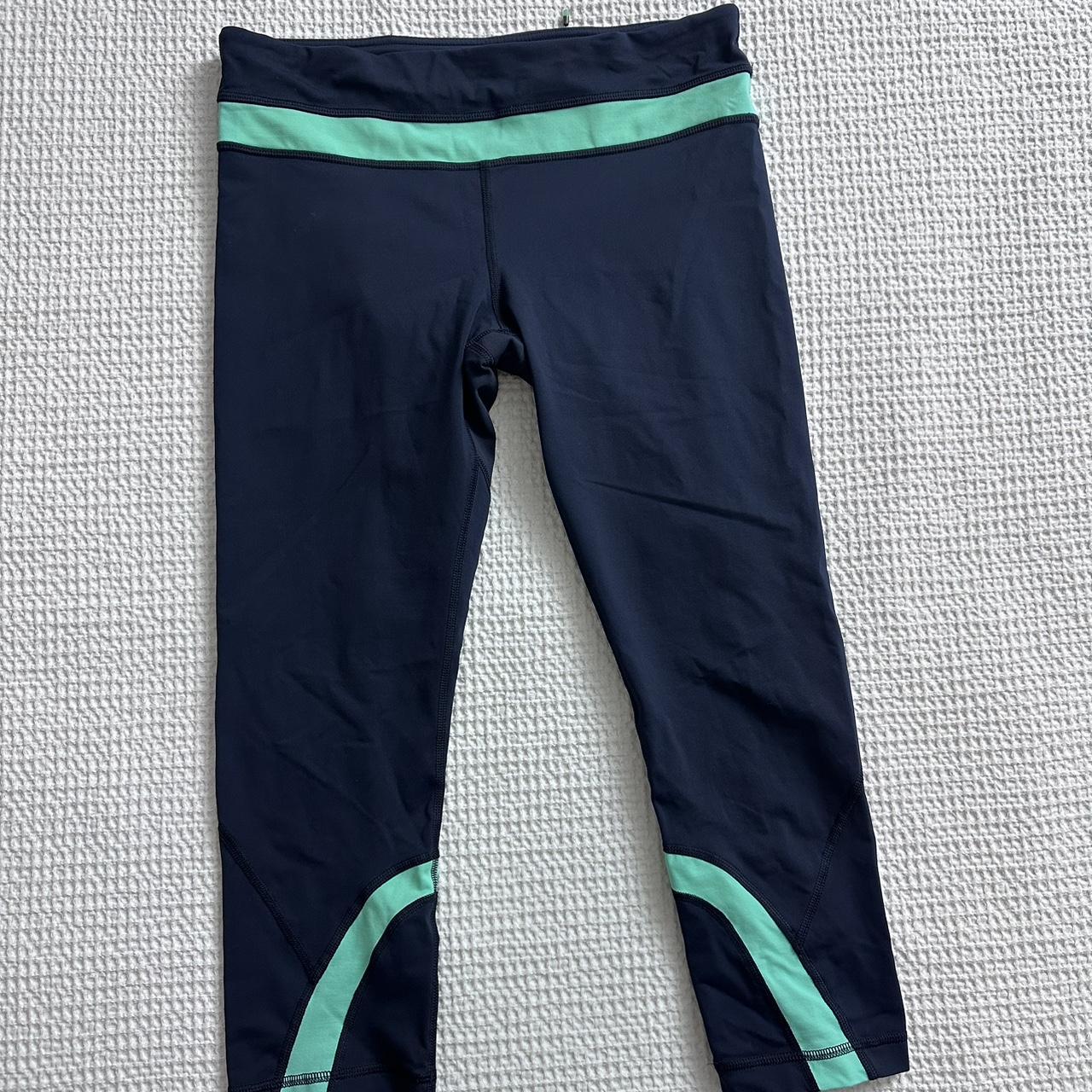 Lululemon Navy Mint Run Inspire Crop II, Great