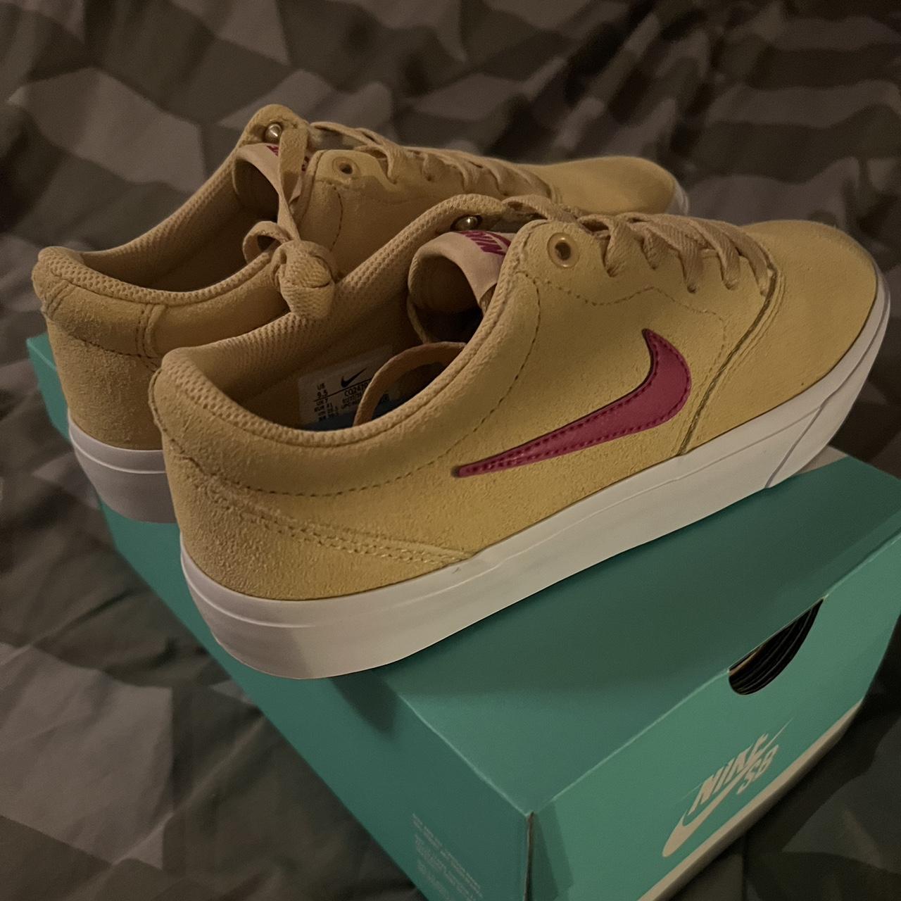 Nike sb charge discount beige