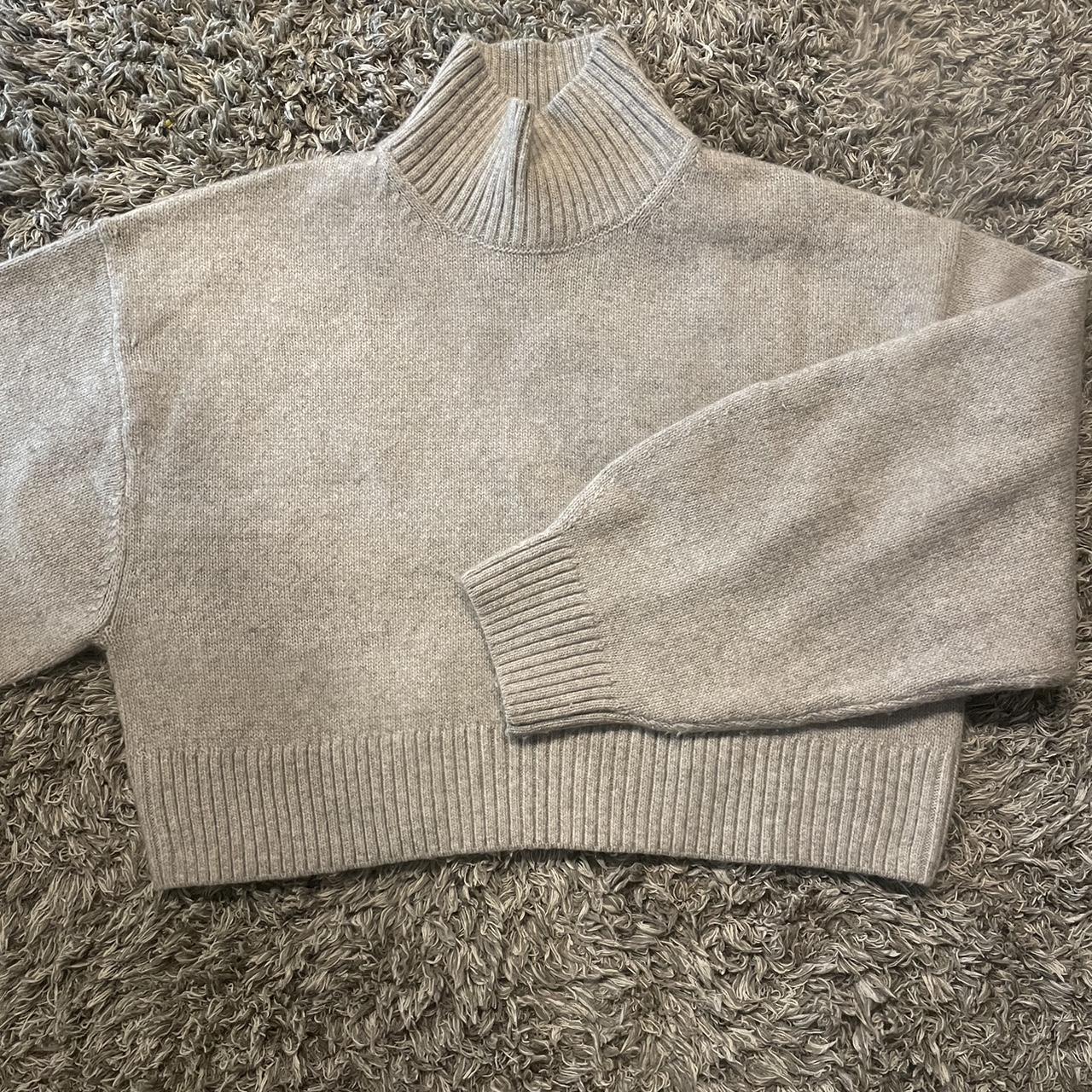 H&M beige wool cropped sweater Size XS NWOT #zara - Depop