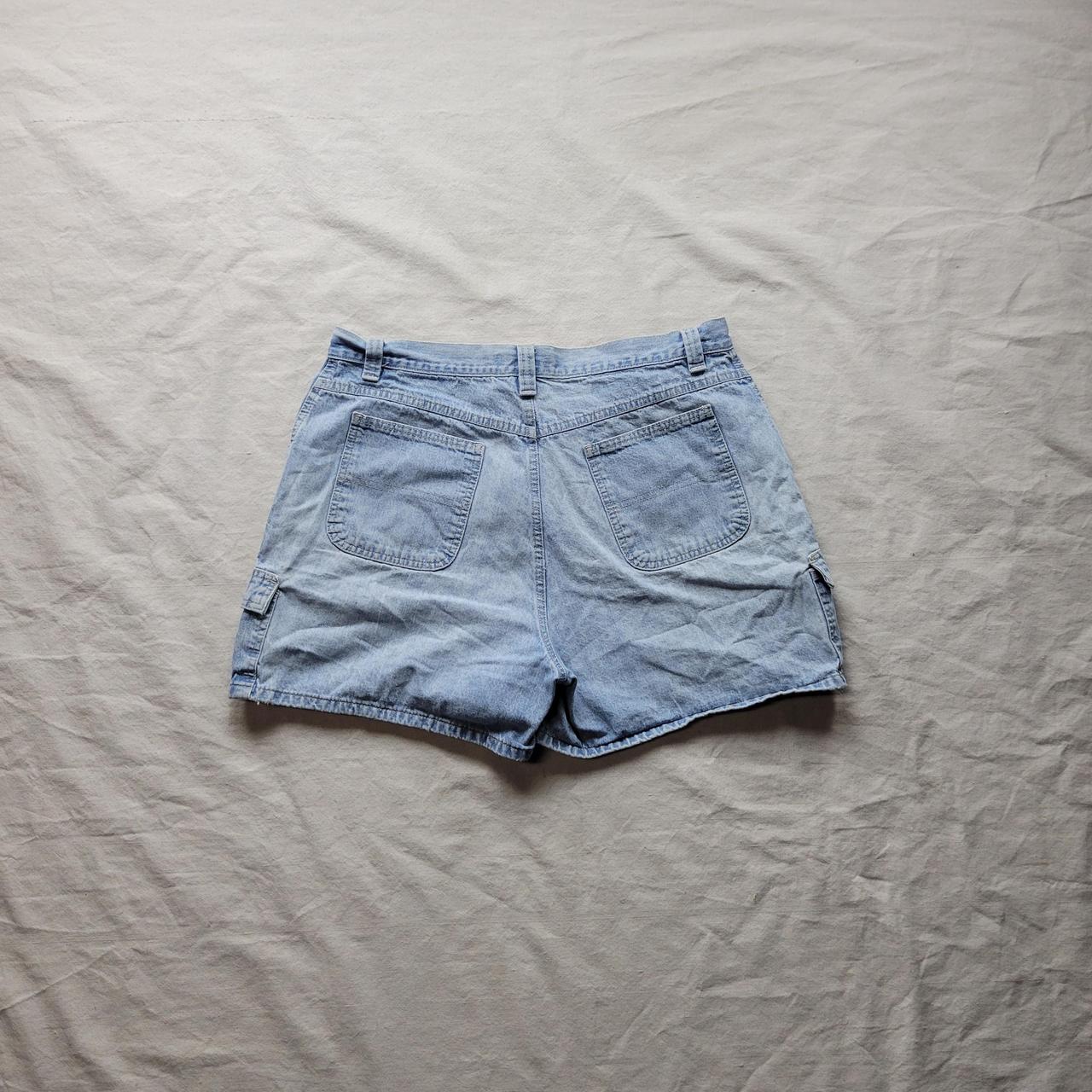 Gloria Vanderbilt Women's Blue Shorts | Depop