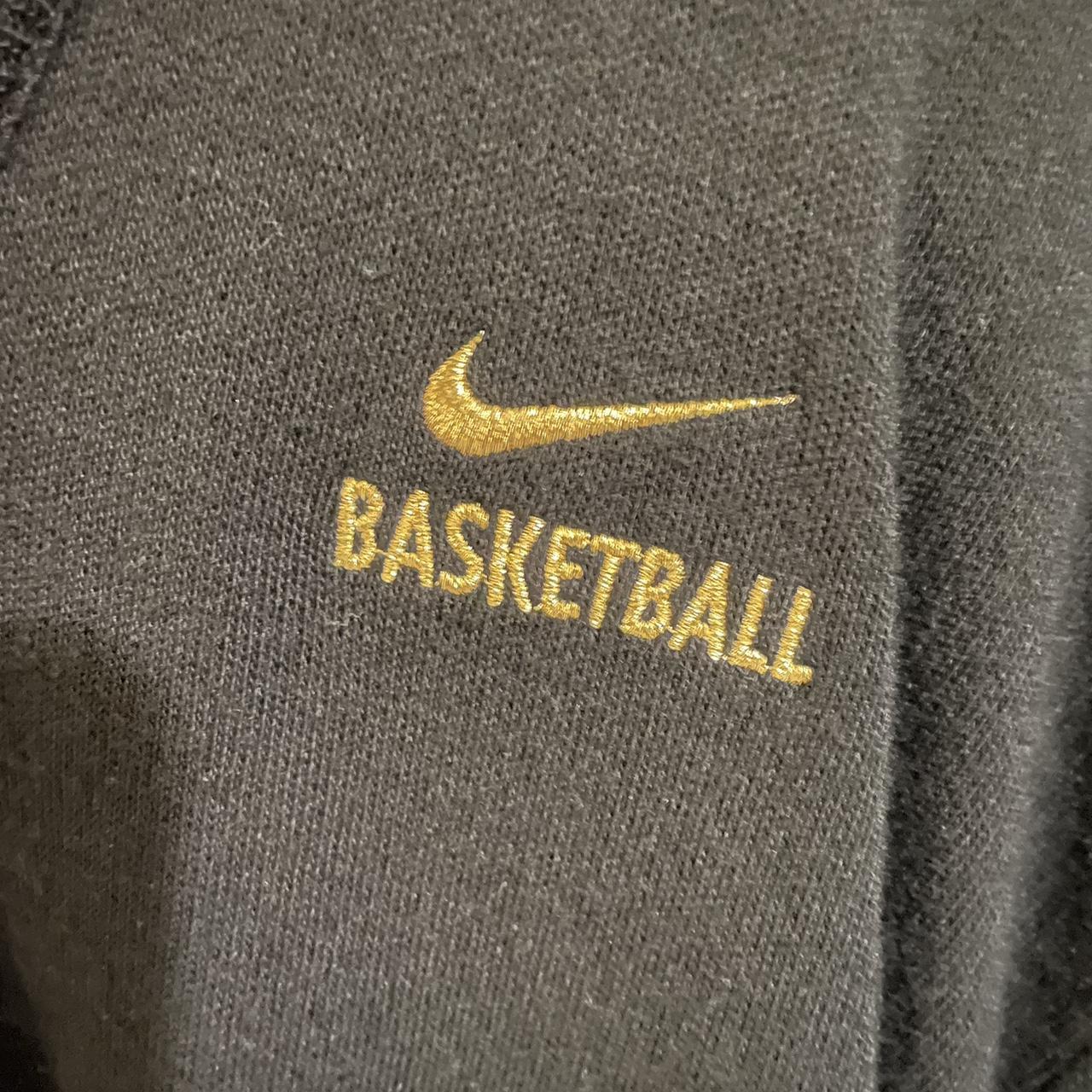 Vintage Nike Sweater Super nice V neck Basketball