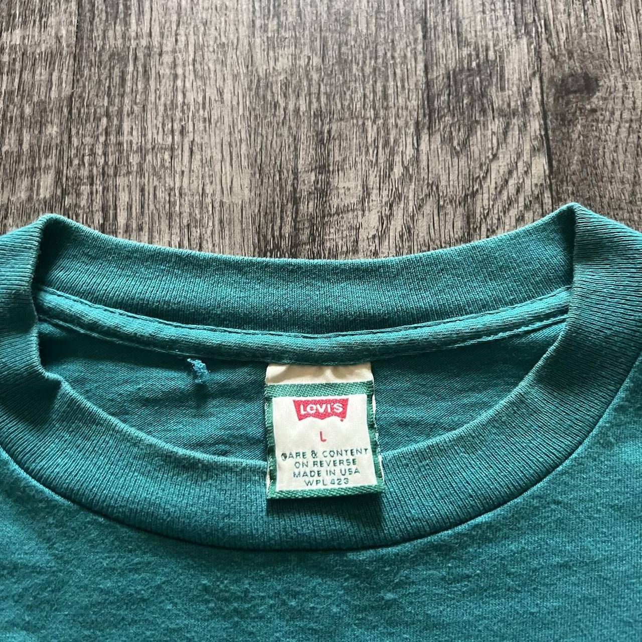 Levi's Men's Green and Purple T-shirt | Depop