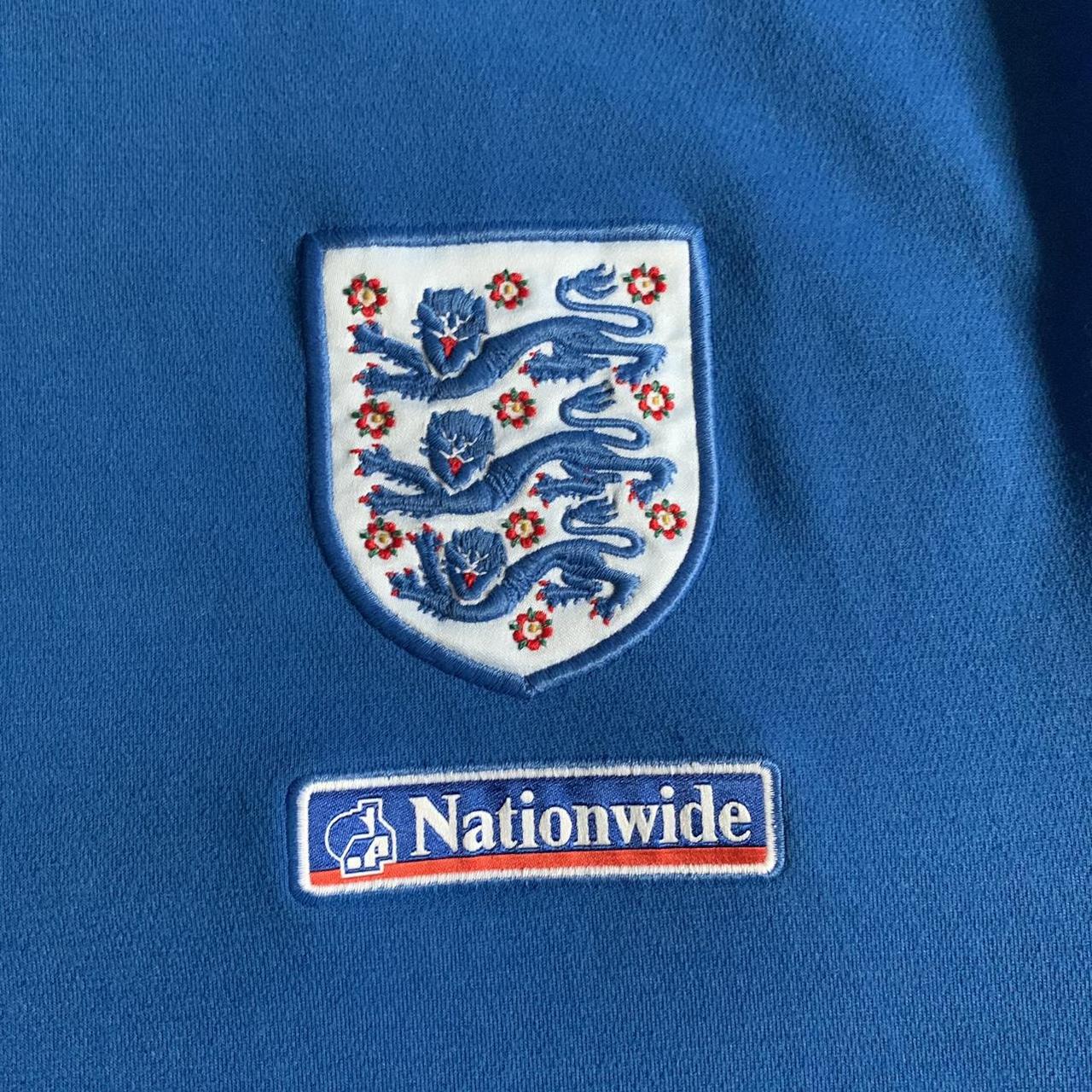 England 2010s Umbro training t-shirt in a size XL.... - Depop
