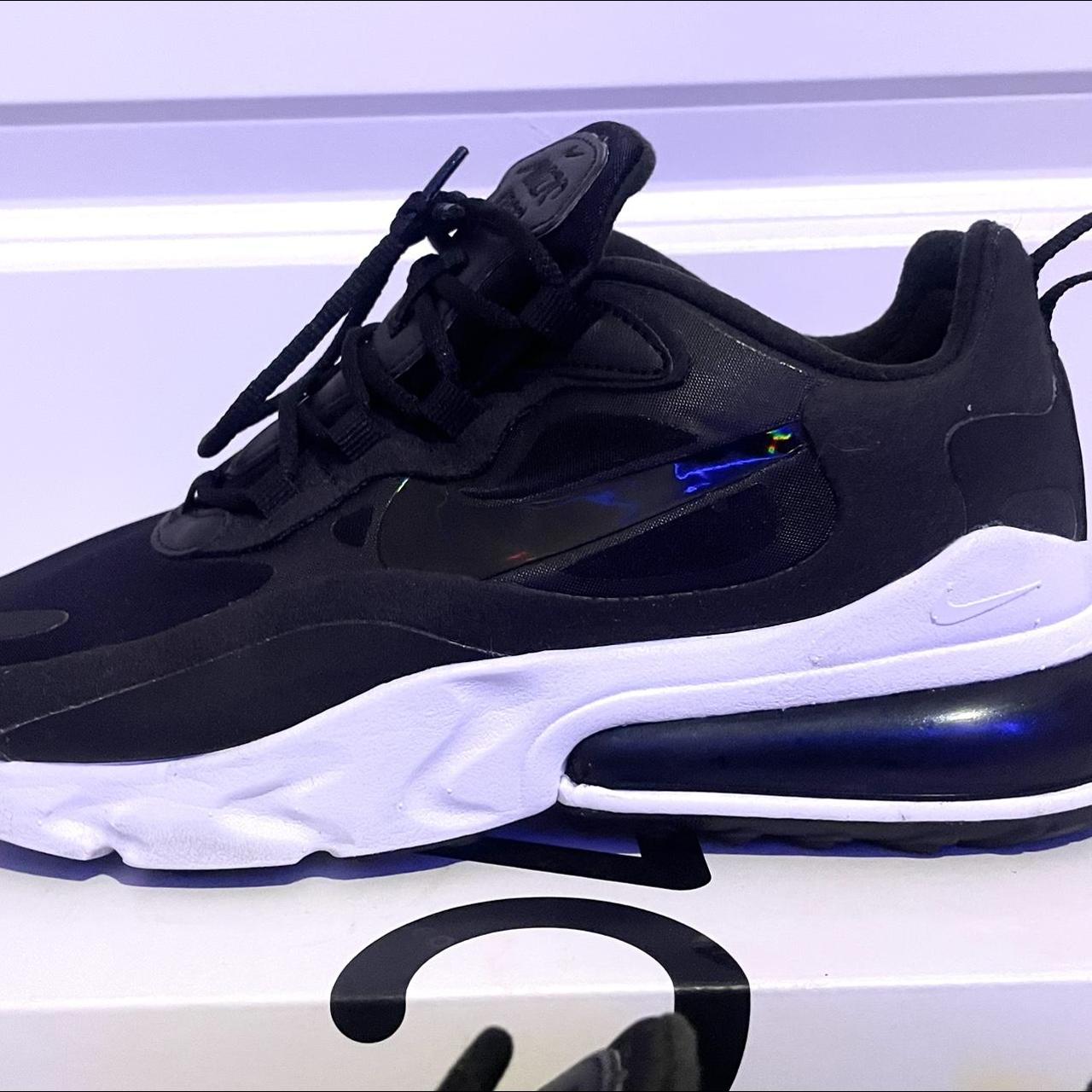 270 react black and white
