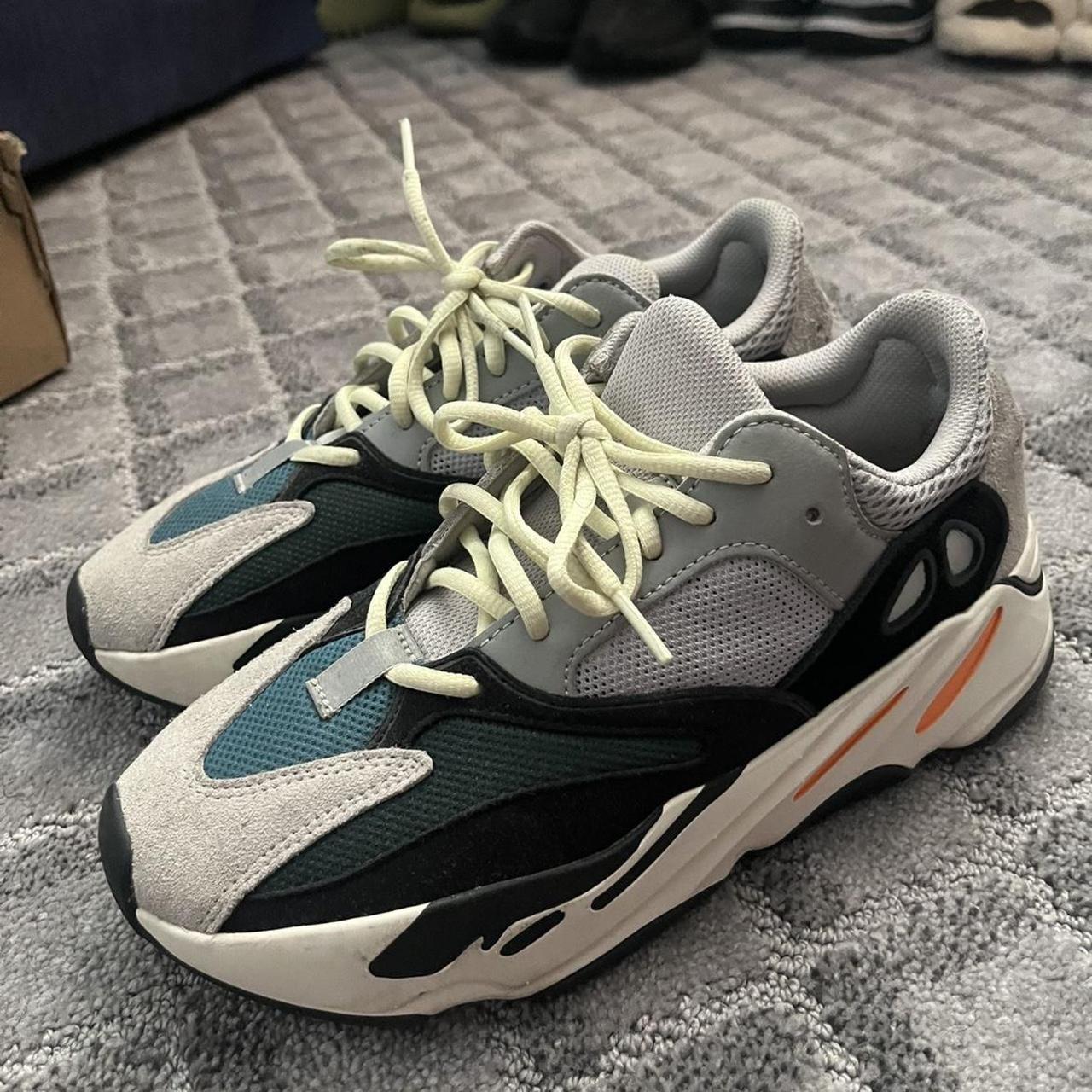 Yeezy wave deals runner used