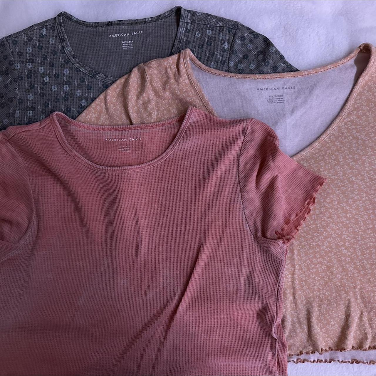 American Eagle 3 TShirt Bundle (2 scoop neck, 1... Depop