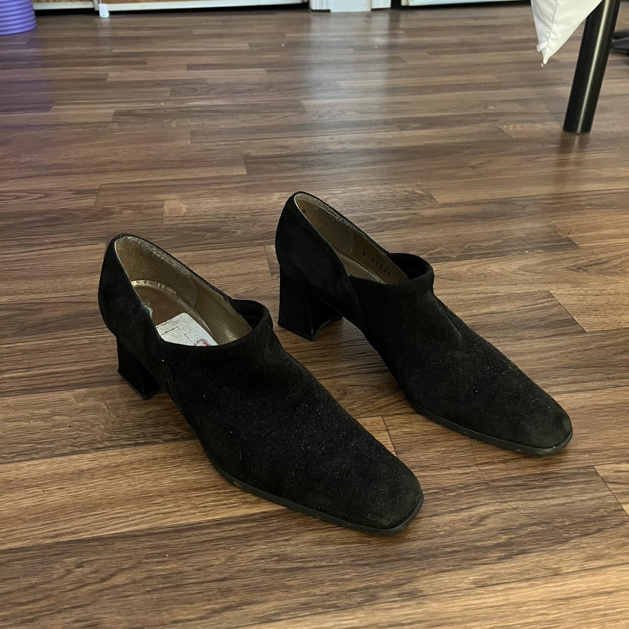 Stuart weitzman hot sale suede heels