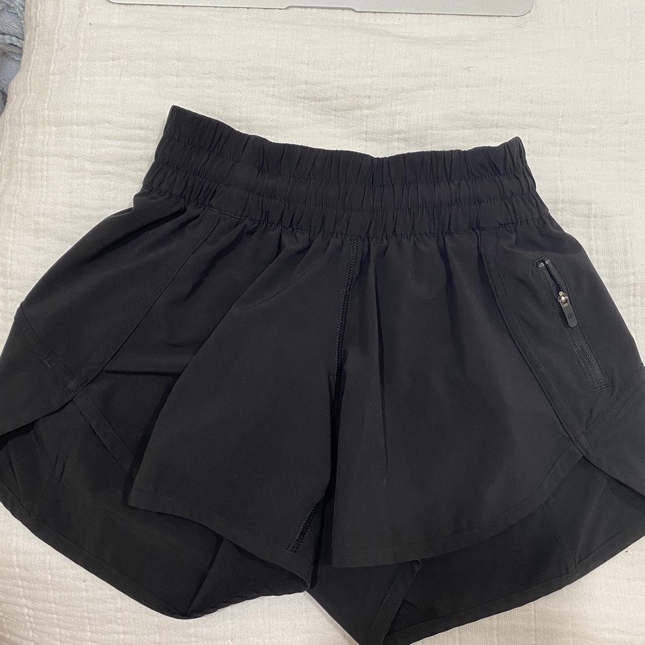 Lululemon black 2024 tracker shorts