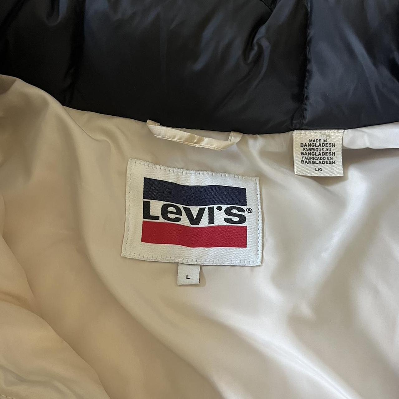 Levi's Women's Cream and Black Jacket | Depop