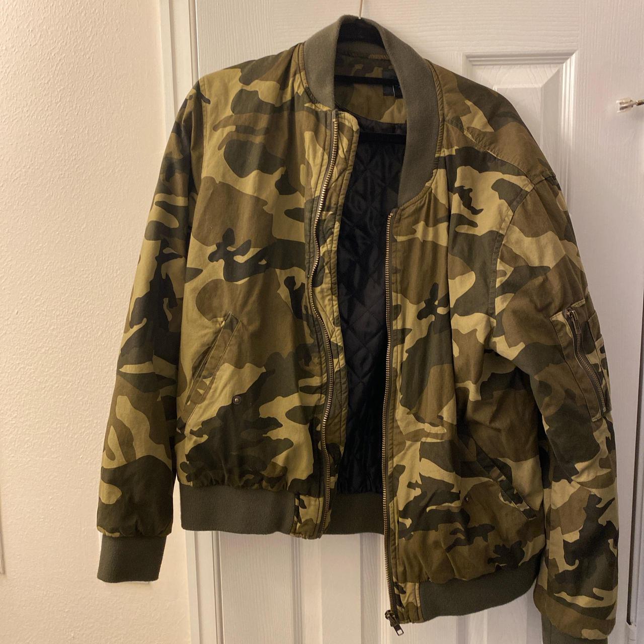 Forever 21 green camo bomber jacket. Good quality no