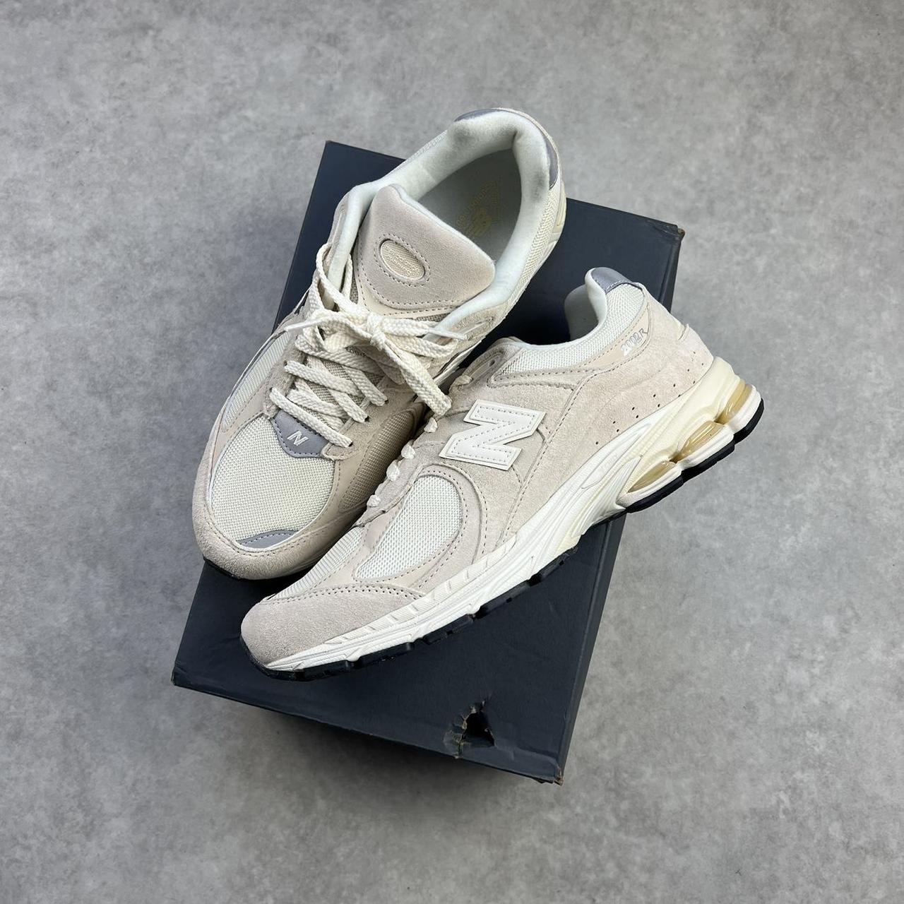 New Balance Men's Cream Trainers Depop