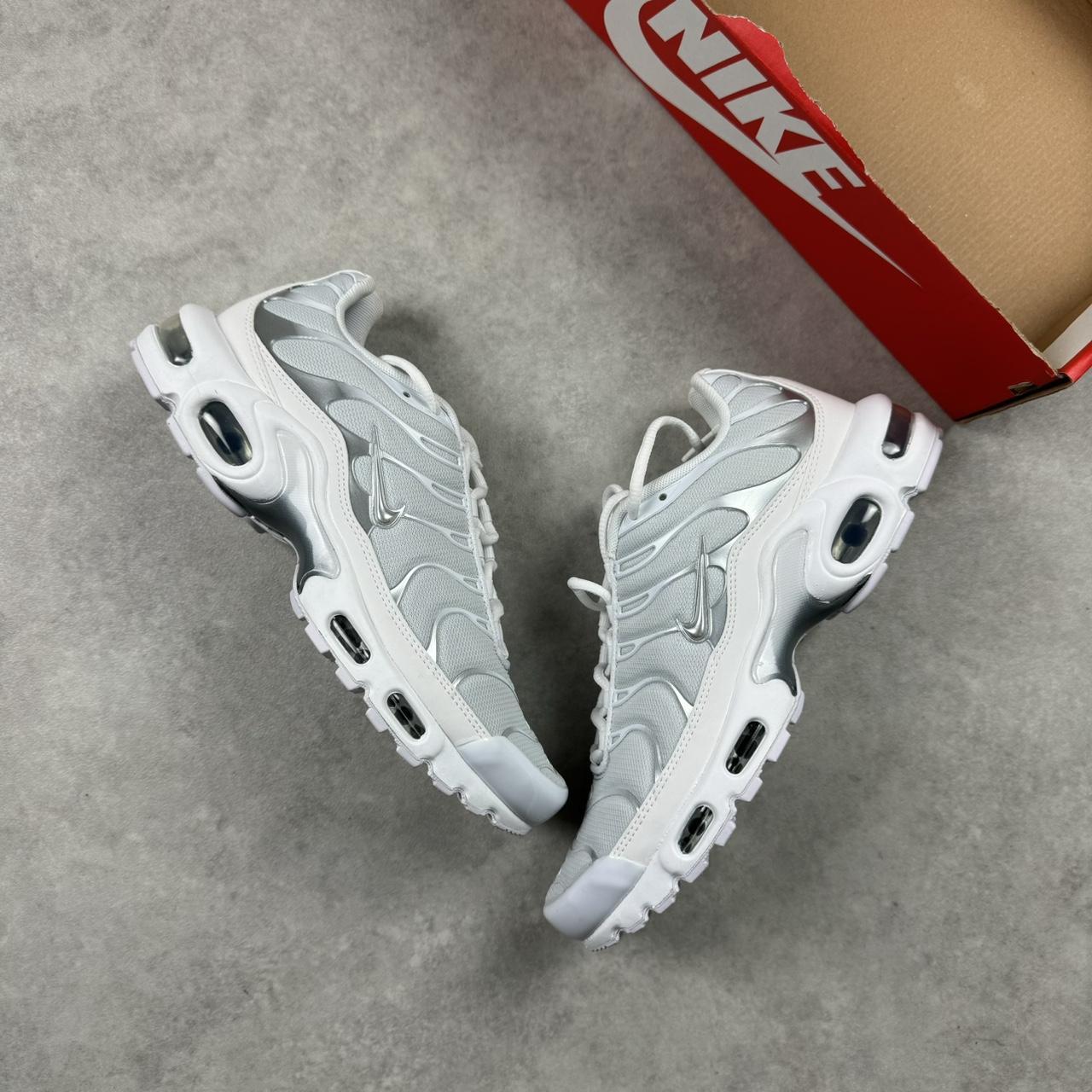 mens nike tn plus