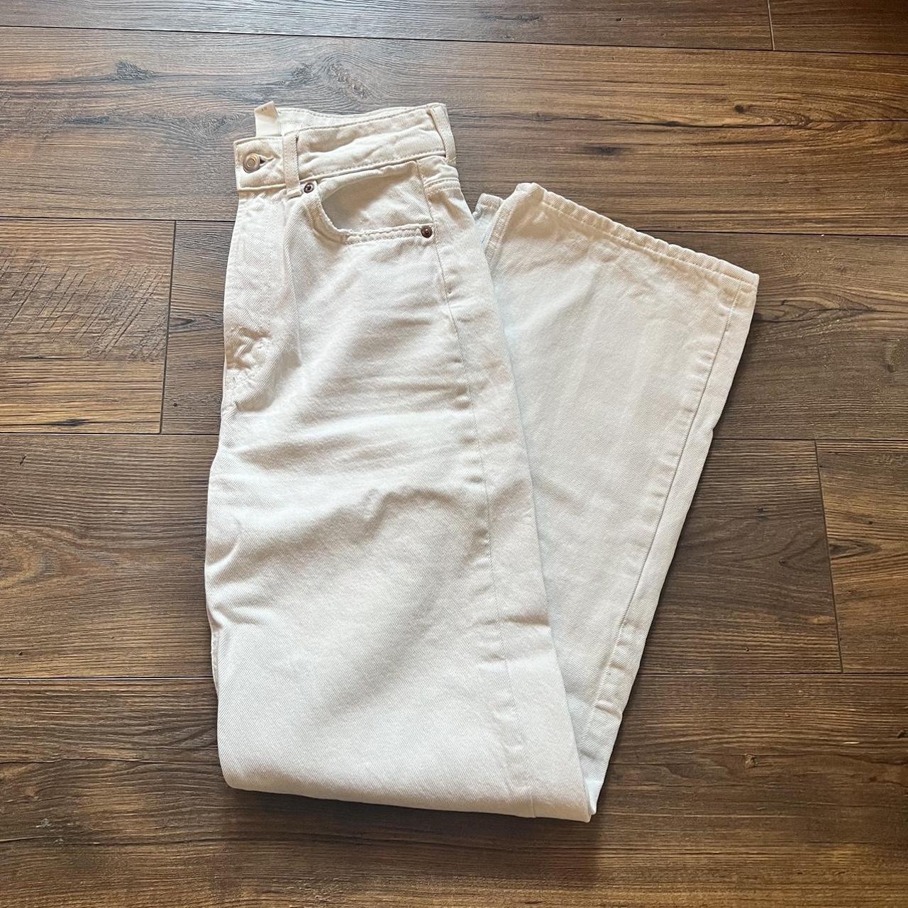 H&M Women's White and Cream Jeans | Depop