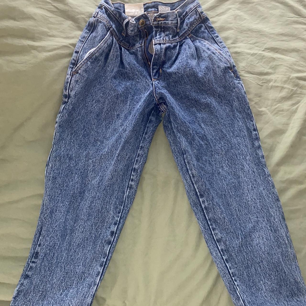 super cute high waisted 80s style jeans 😍😍 these... - Depop