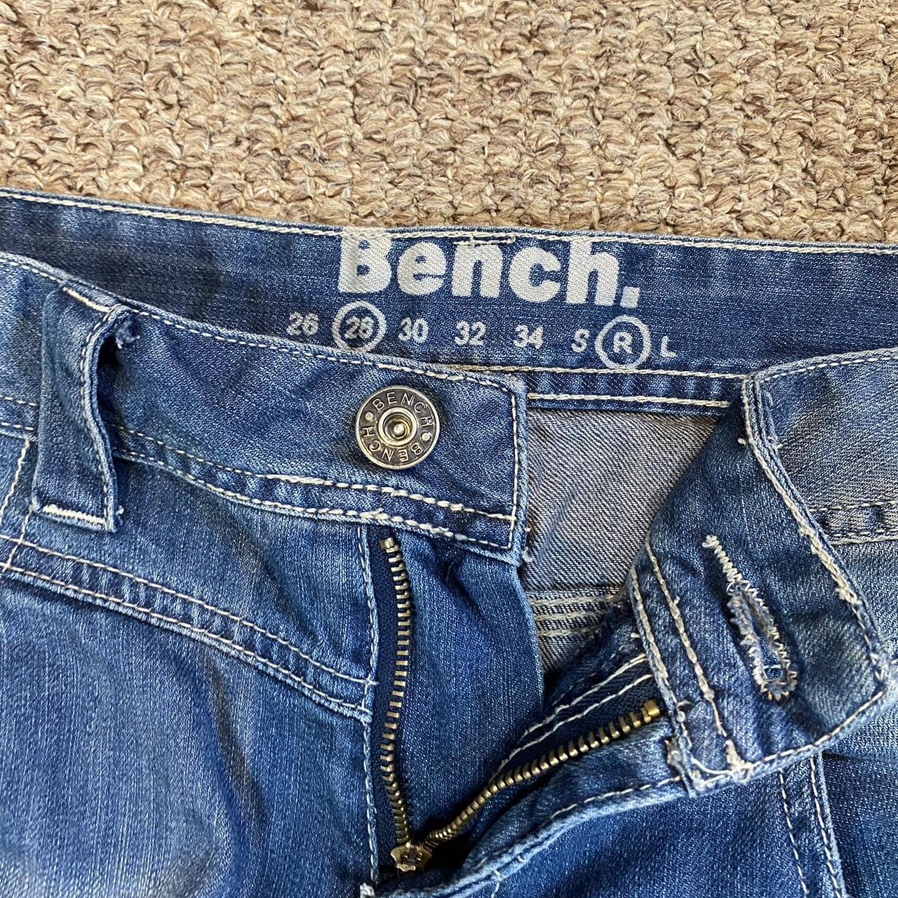 BENCH jeans waist 28 fits a 5’7 model decently baggy... Depop