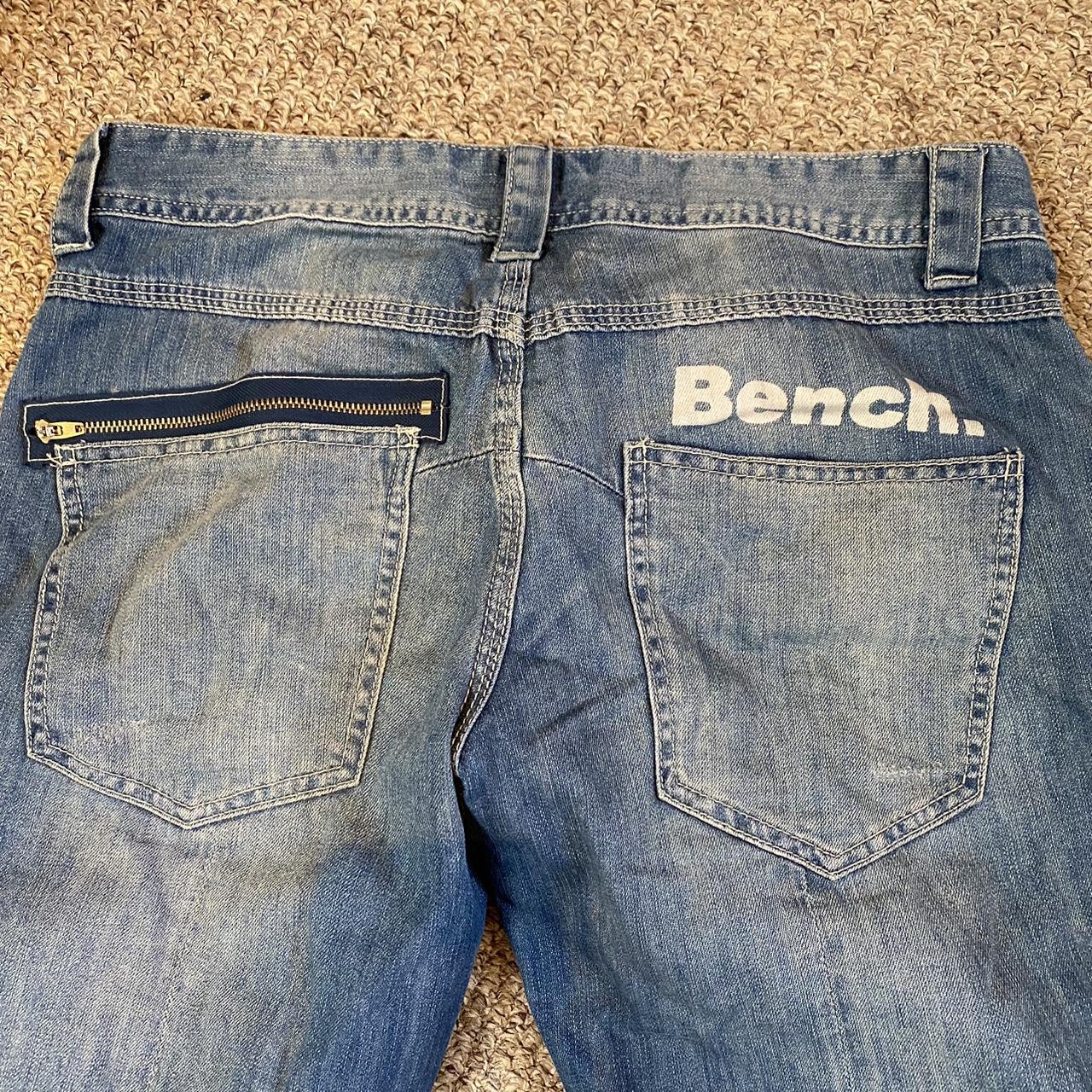 BENCH jeans waist 28 fits a 5’7 model decently baggy... Depop
