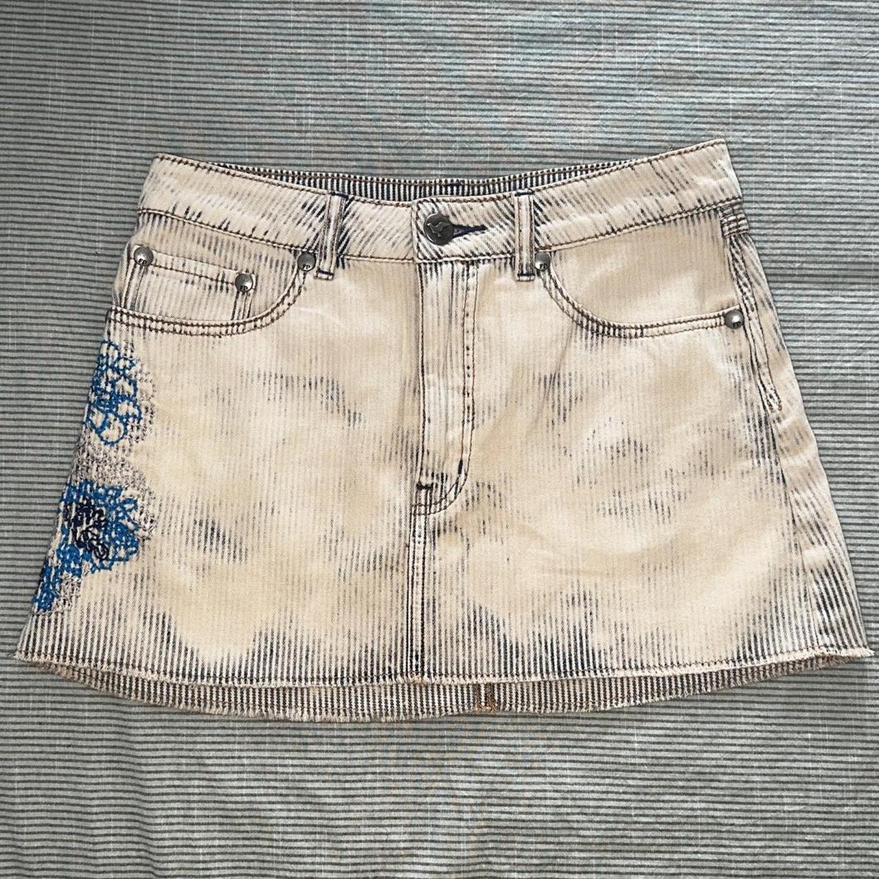 VINTAGE Free People Embroidered Denim Skirt Size... - Depop