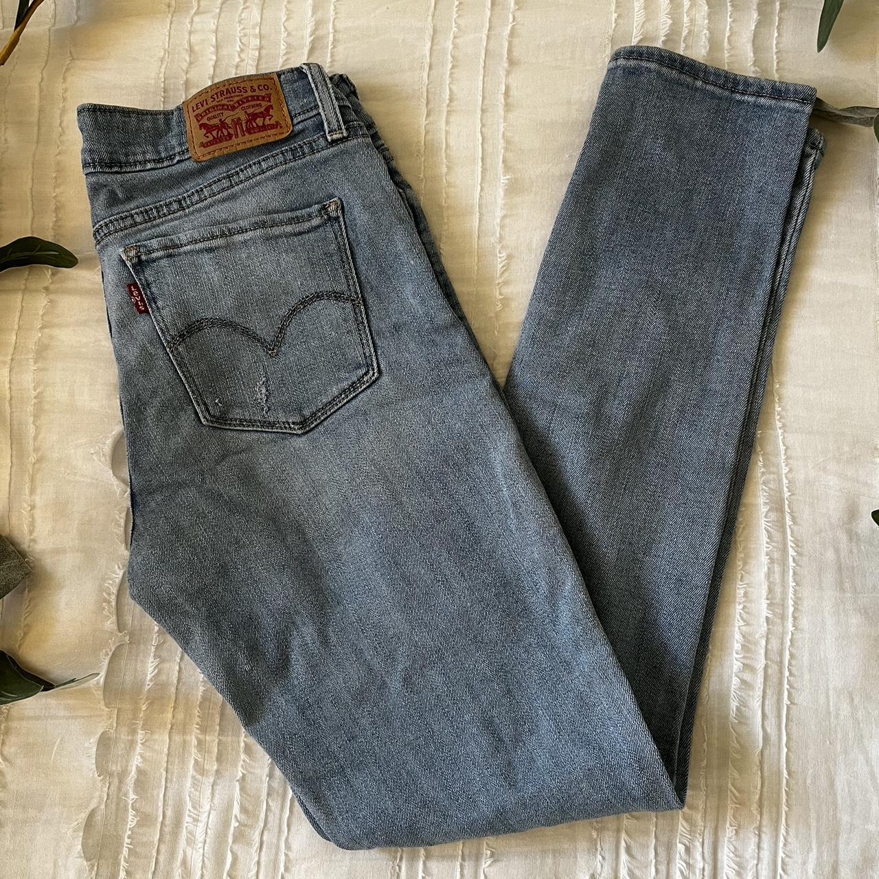 Levi's Women's Blue Jeans | Depop