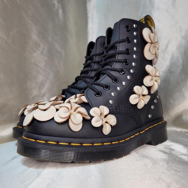 Pascal flower hotsell dr martens