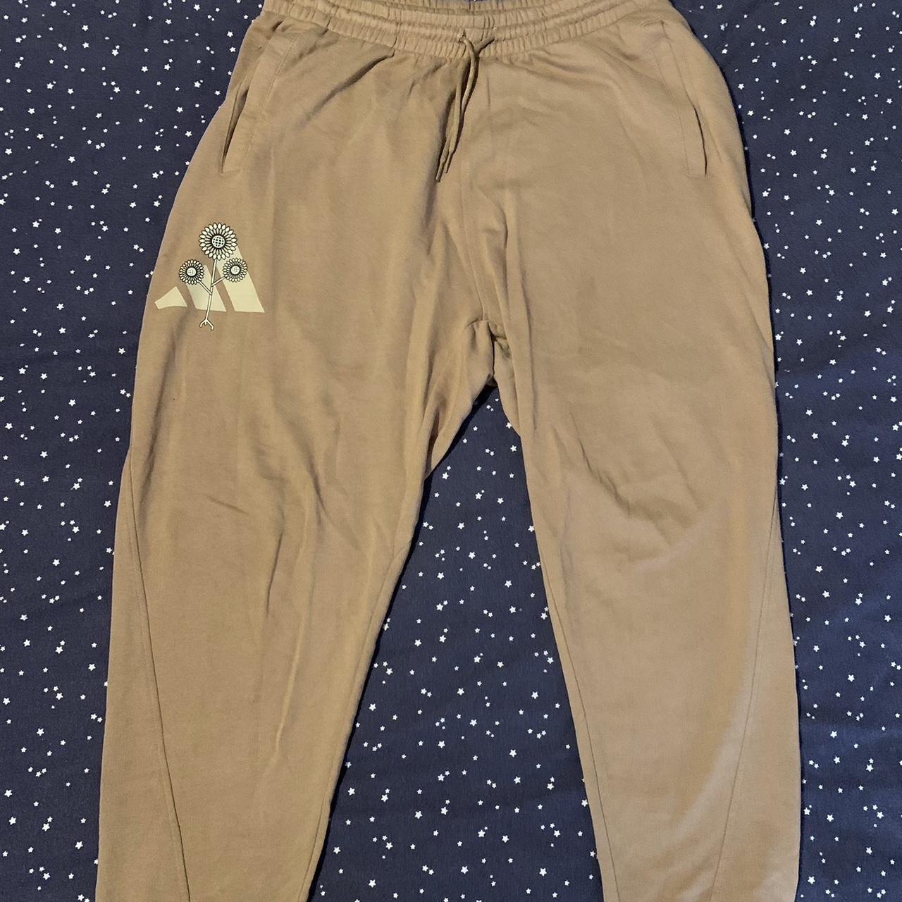 Adidas best sale flower sweatpants