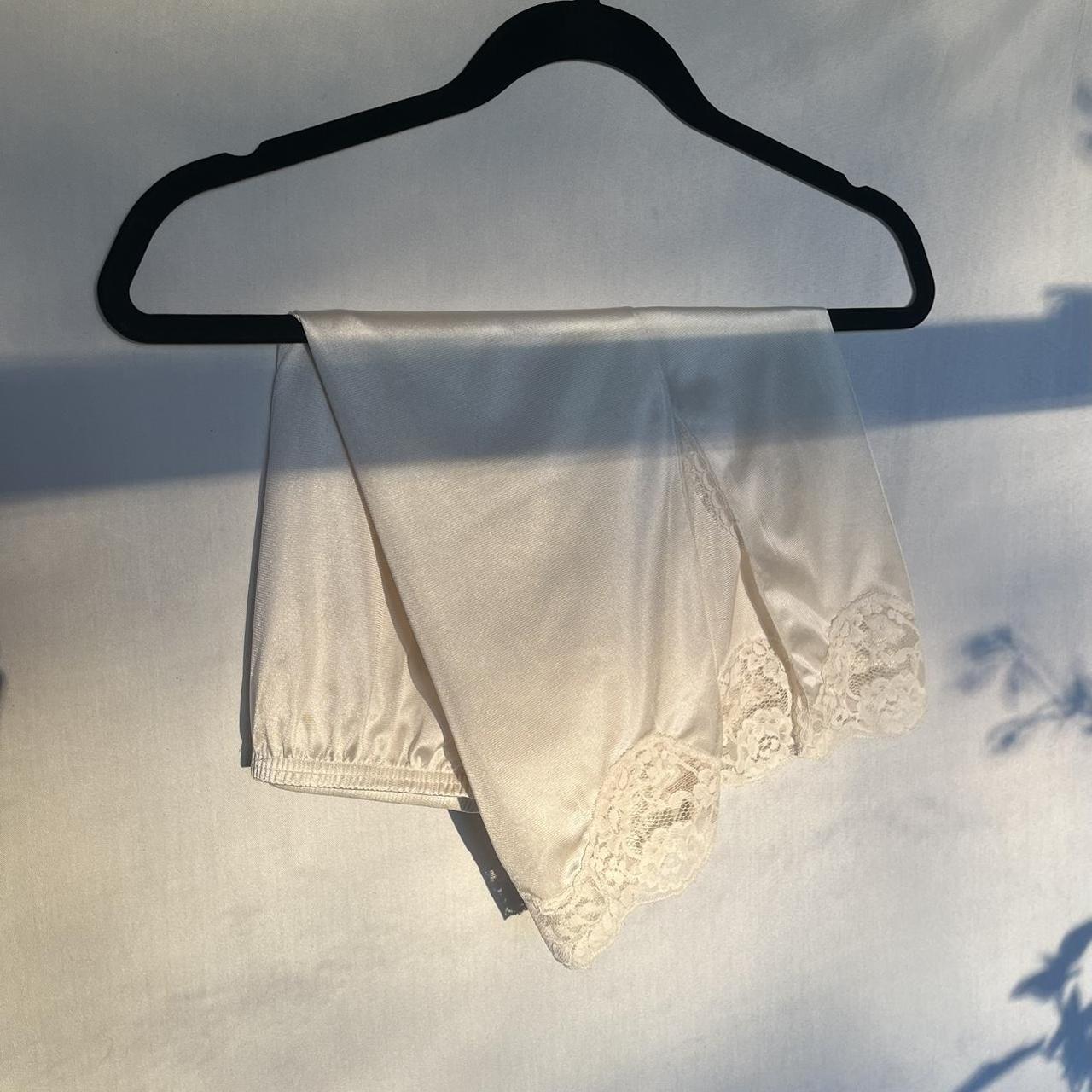 JCPenney Women's White and Cream Skirt | Depop