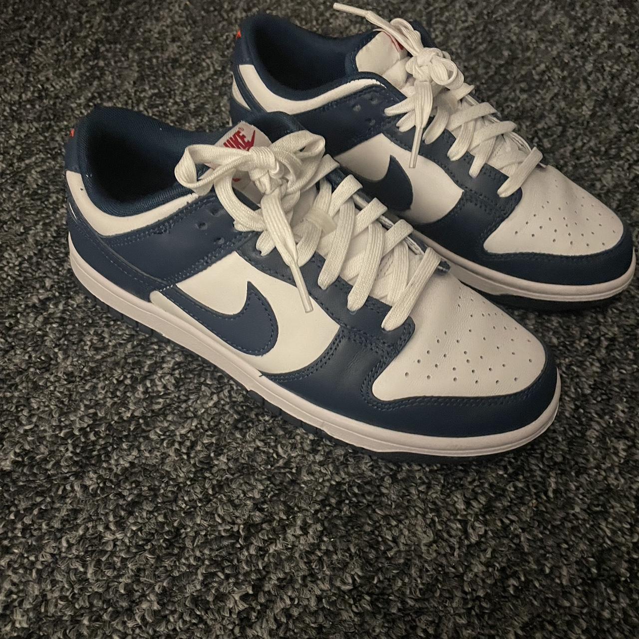 Nike Men's Navy Trainers | Depop