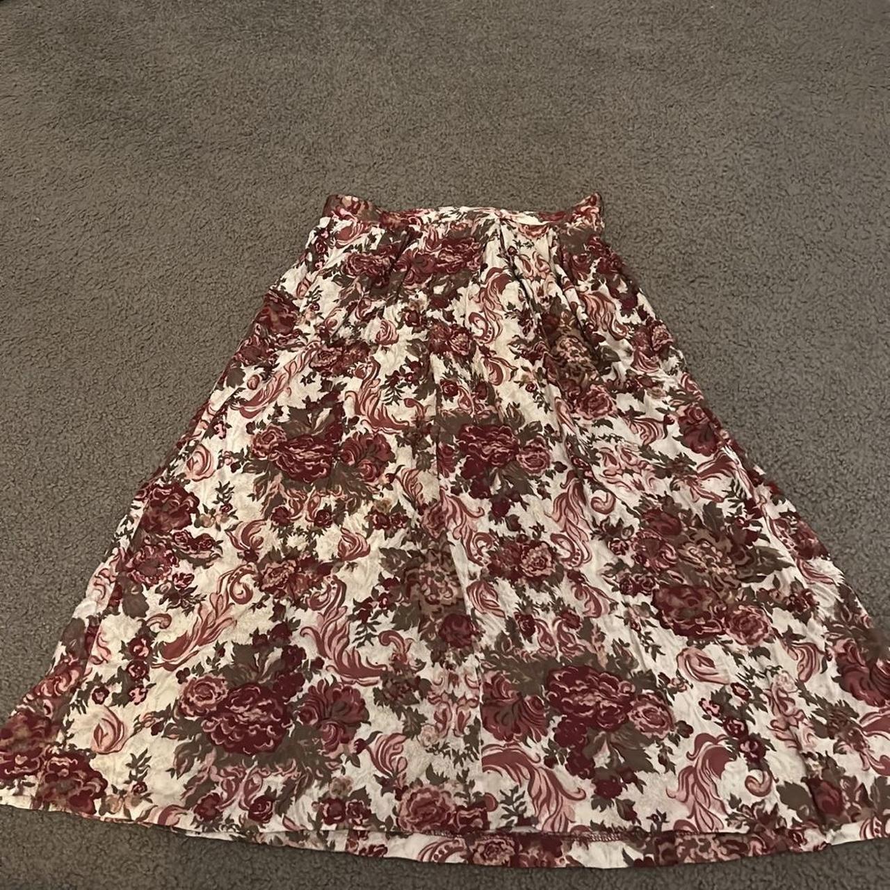 vintage rose pattern maxi skirt, best fits size 12-14 - Depop