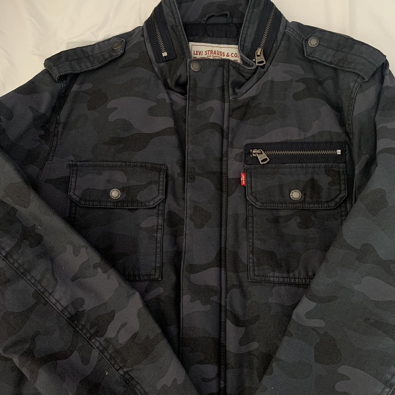 Levi top camo jacket