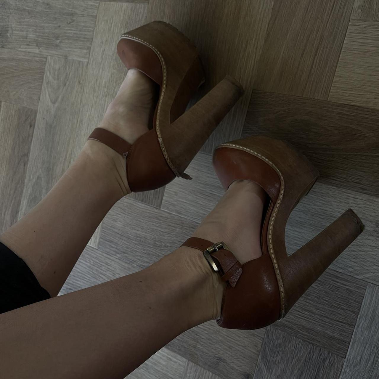 Topshop tan platform heels Size 4 Heavily worn - Depop