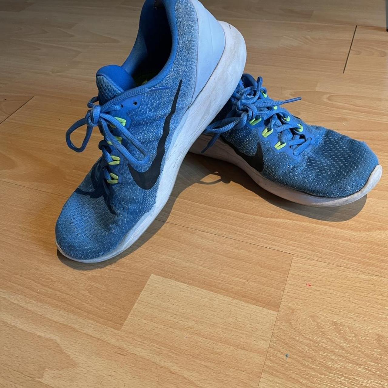 nike trainers with clear bottom