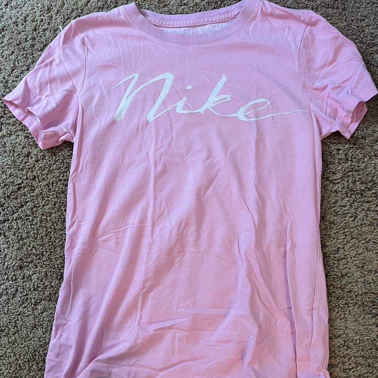 womens nike pink t shirt