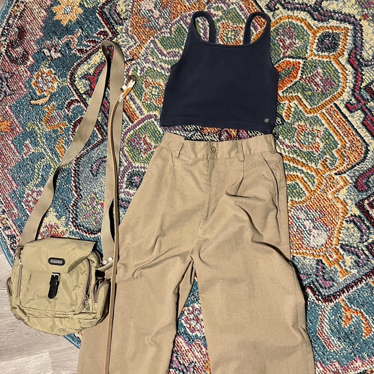 Roxy crop top! Great material!! - Depop