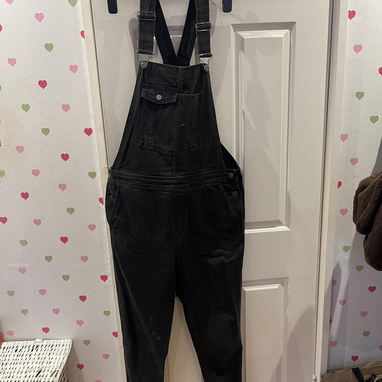 TopShop Black Overall Dress | Denim overall dress, Overall dress, Outfits