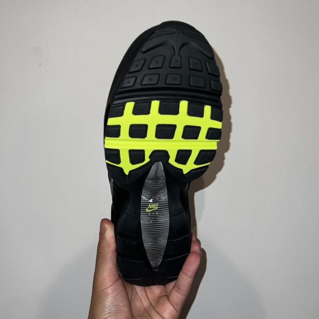 mens black nike 95 trainers
