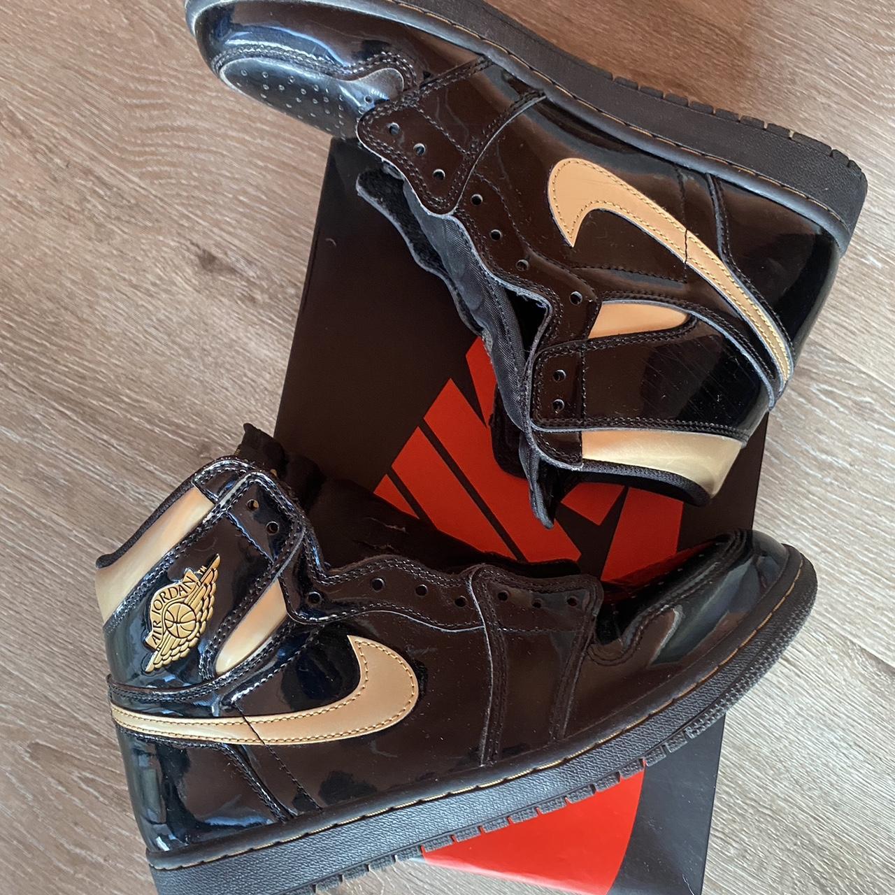 men's air jordan retro 1 high og black gold