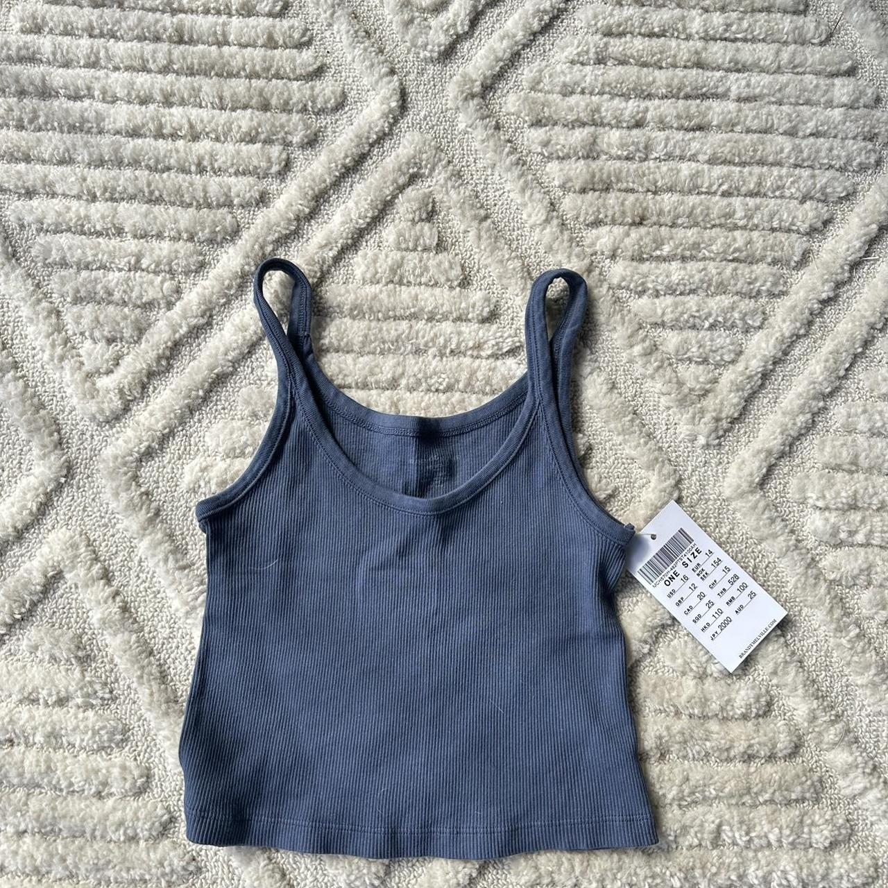 Brandy Melville Top - brand new !! the tag is a lil - Depop