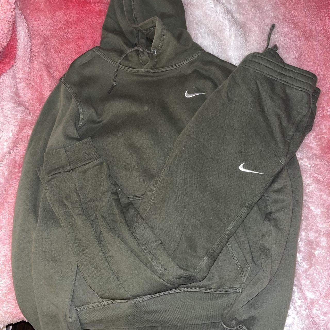 nike olive green crewneck sweatshirt