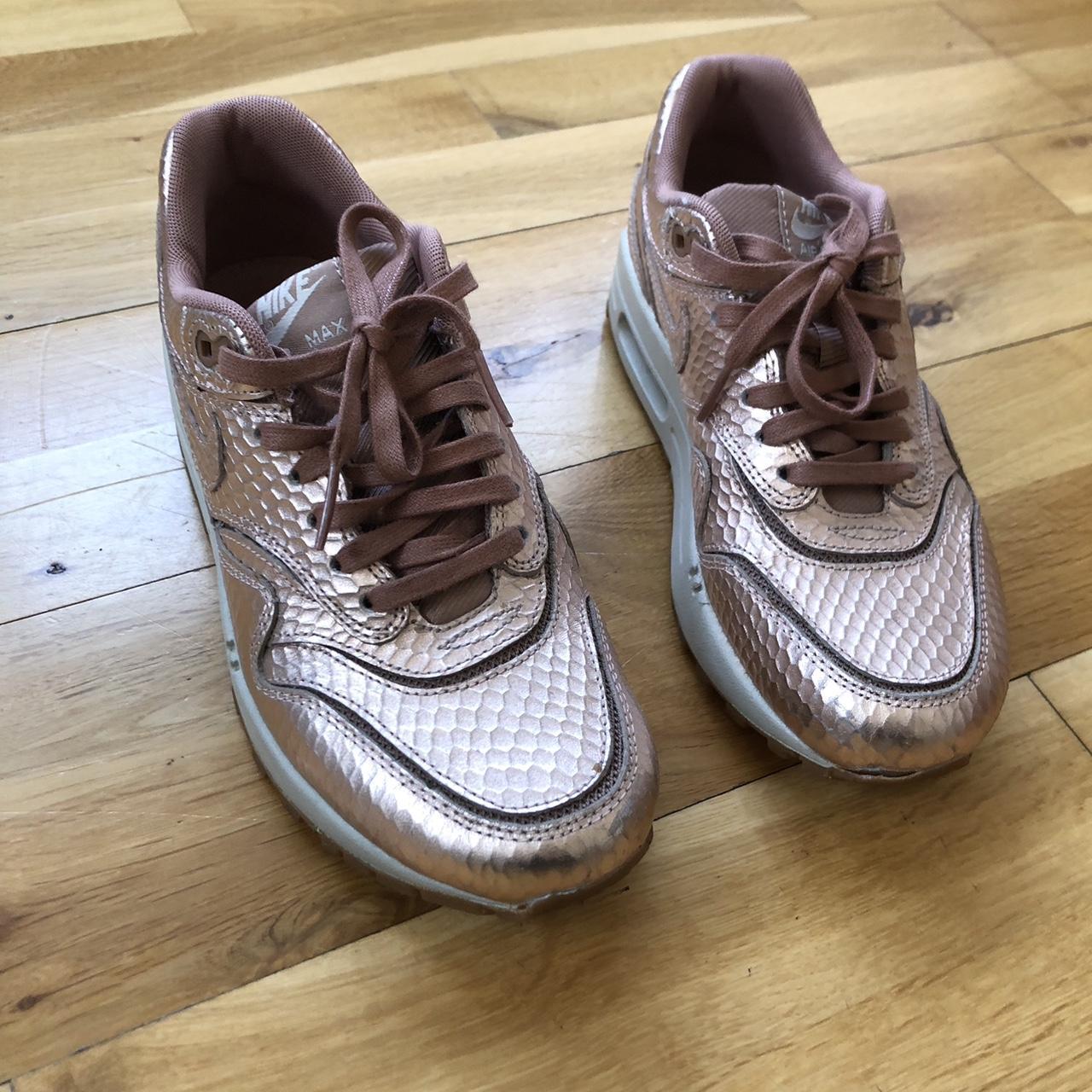 rose gold trainers nike