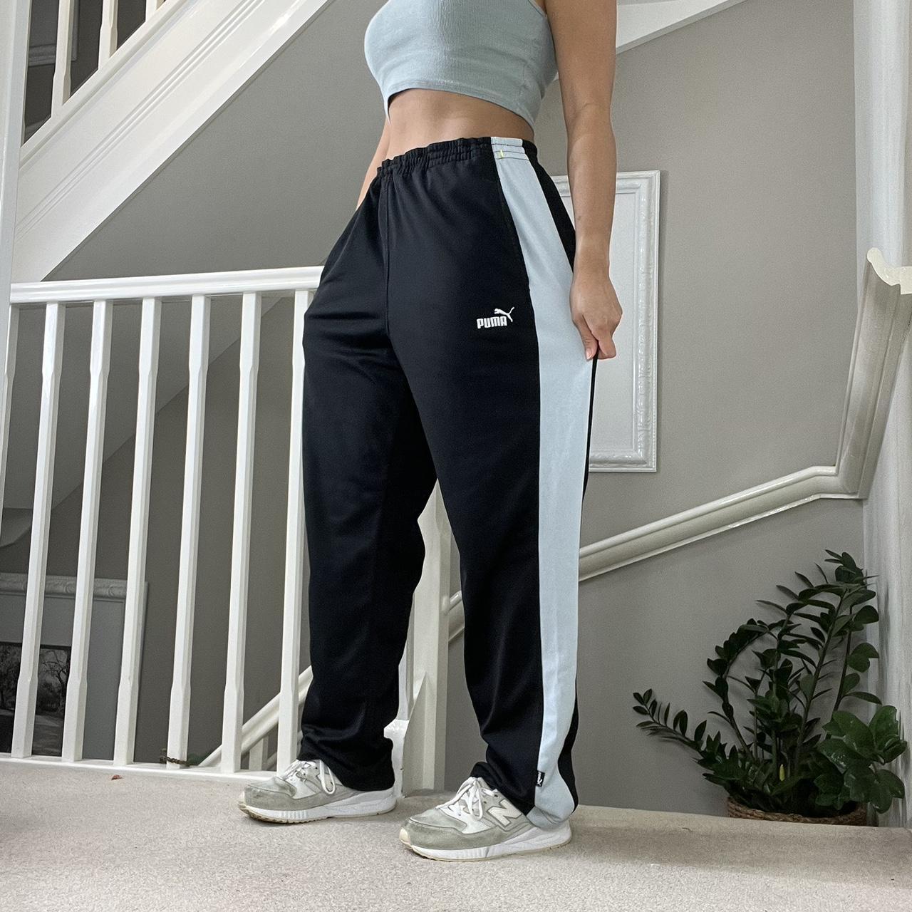 Puma joggers hot sale white stripe