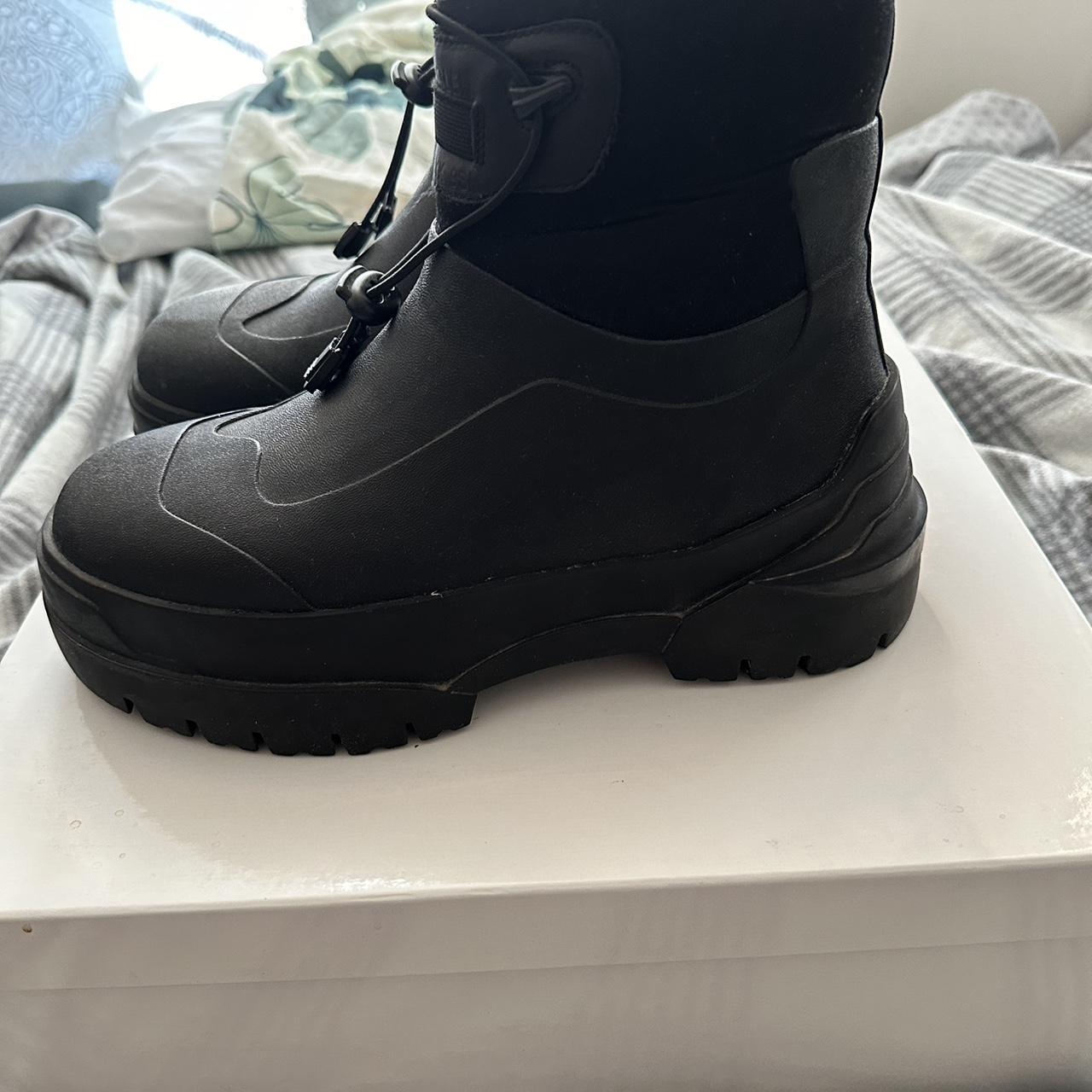 Alyx x moncler boots on sale