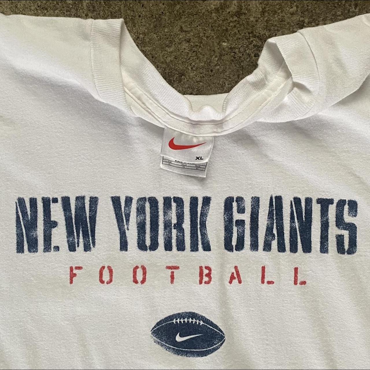 New York Giants Logo Essential Men's Nike NFL T-Shirt.