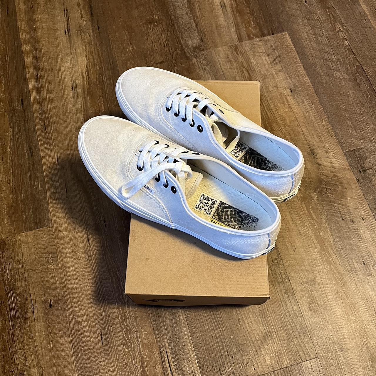 Cream clearance suede vans