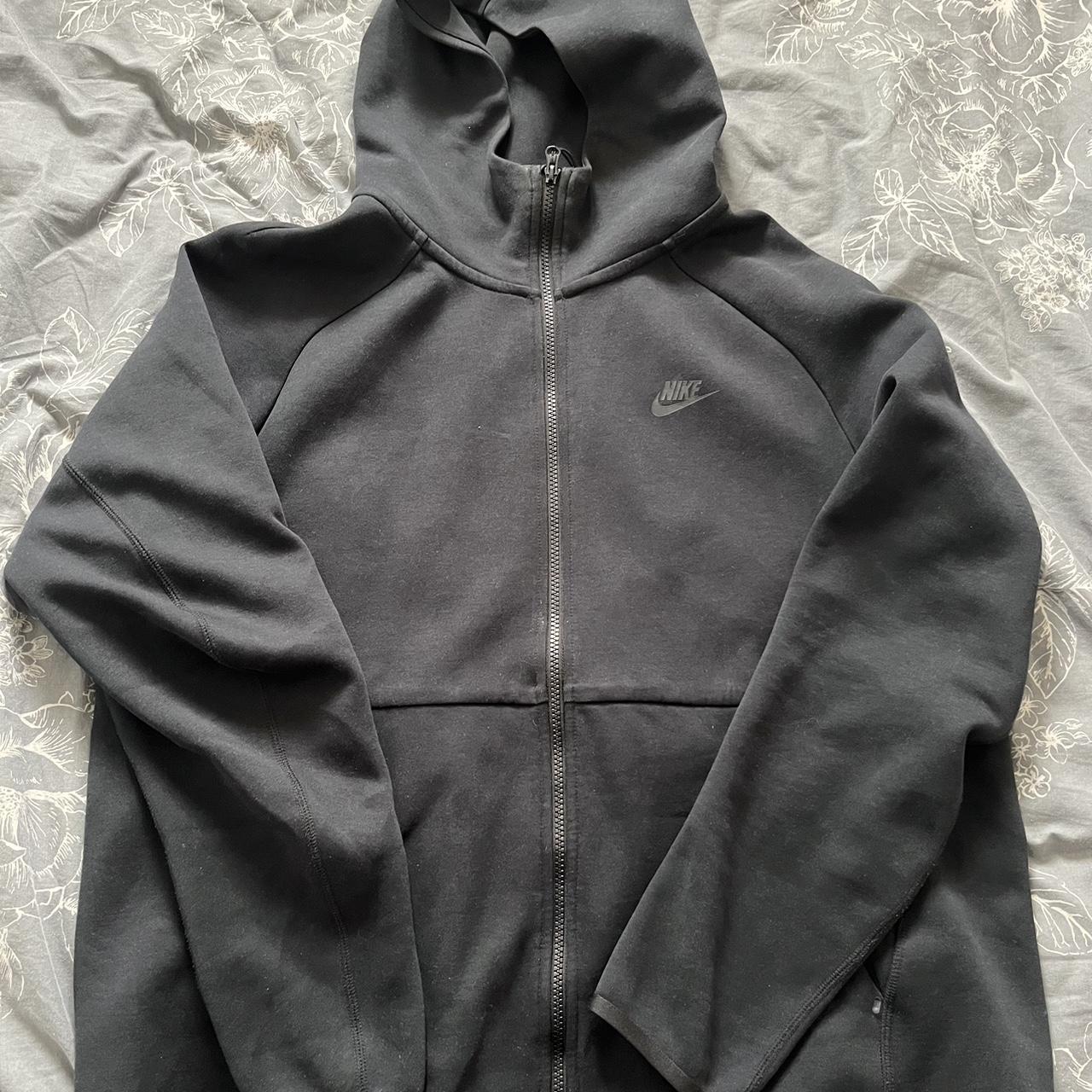 Full Old Season Nike Tech Fleece A stain on the leg XL - Depop