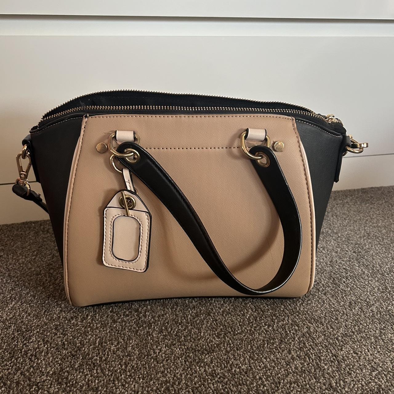 Newlook hand bag black and nude Condition Depop