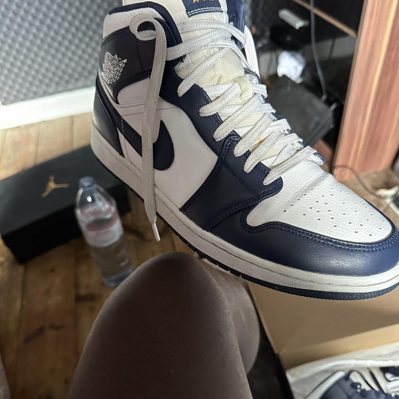 mens navy blue jordan shoes