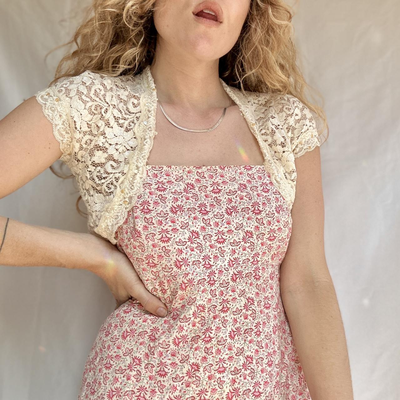 Sweetest vintage Y2k cream lace shrug. The lace is... Depop