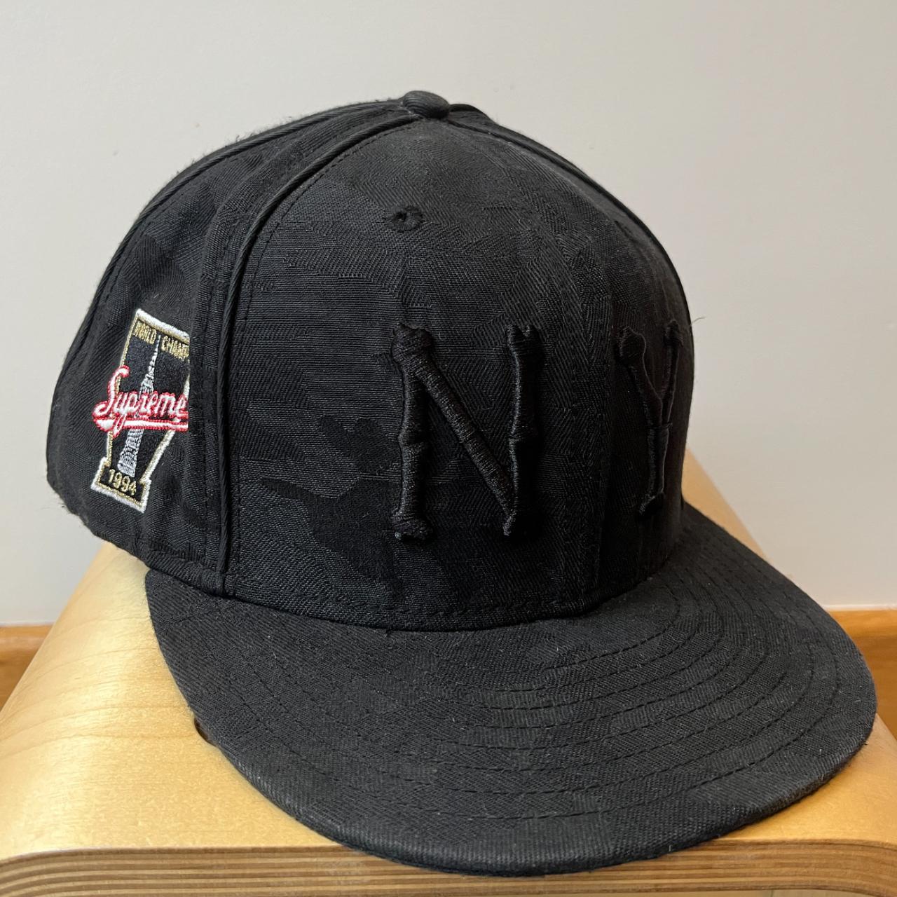 NEW ERA x SUPREME - Bone NY Logo fitted 7 5/8...