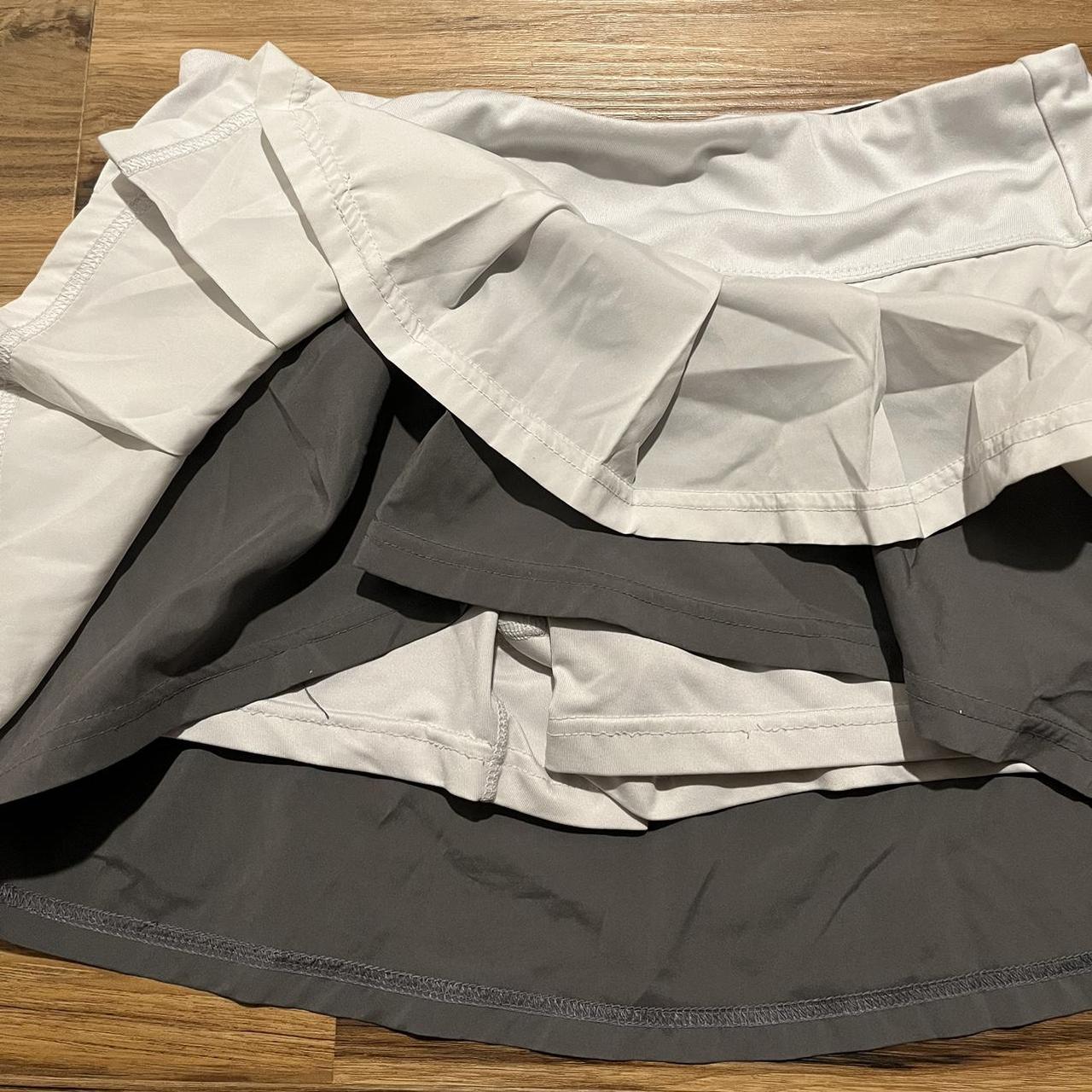 Bollé Women's White and Grey Skirt (3)